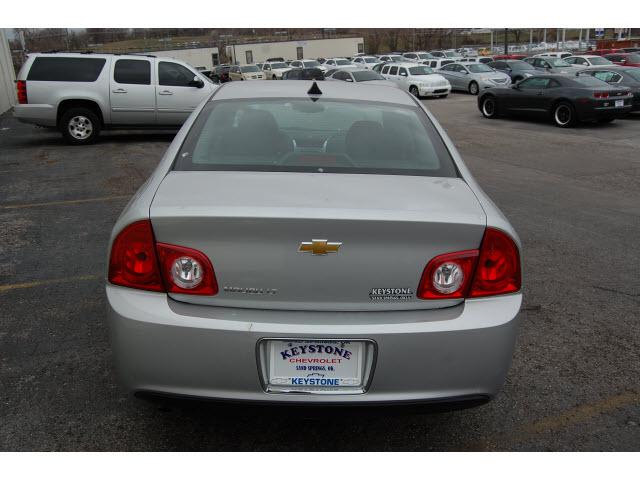 Chevrolet Malibu 2012 photo 2