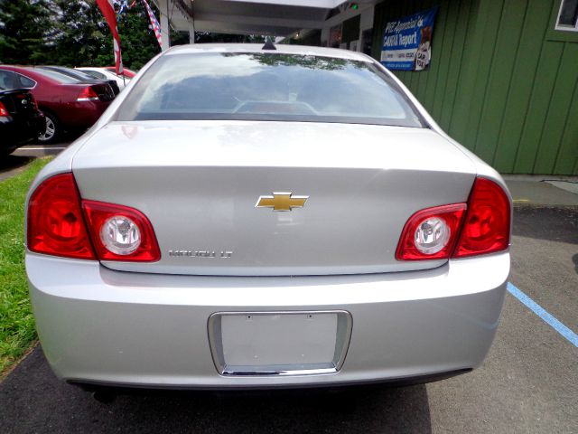 Chevrolet Malibu 4dr AWD SUV Sedan