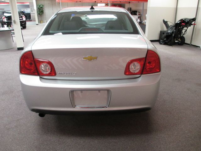 Chevrolet Malibu 4dr AWD SUV Sedan