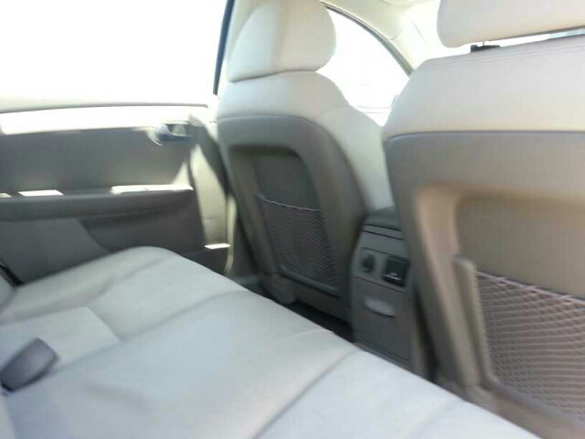 Chevrolet Malibu 4dr AWD SUV Sedan