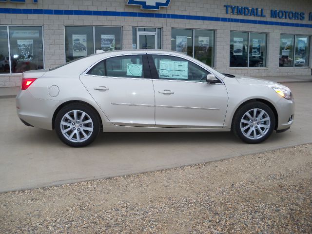 Chevrolet Malibu 4dr AWD SUV Sedan