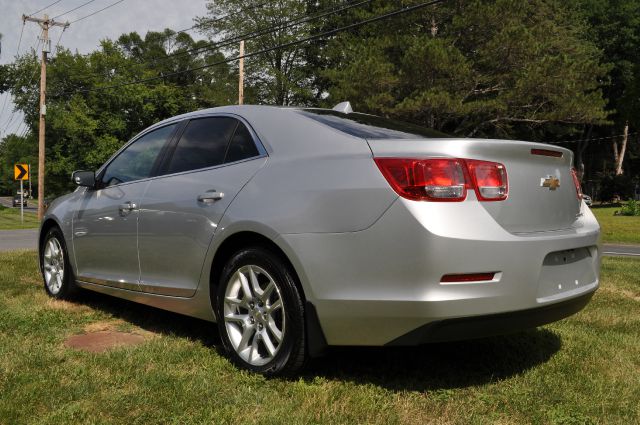 Chevrolet Malibu 2013 photo 2