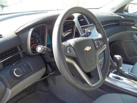 Chevrolet Malibu 2013 photo 2