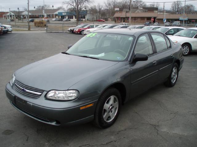 Chevrolet Malibu Classic 2005 photo 2