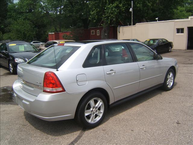 Chevrolet Malibu Maxx 2004 photo 2