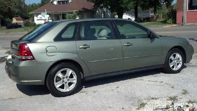 Chevrolet Malibu Maxx 2004 photo 2