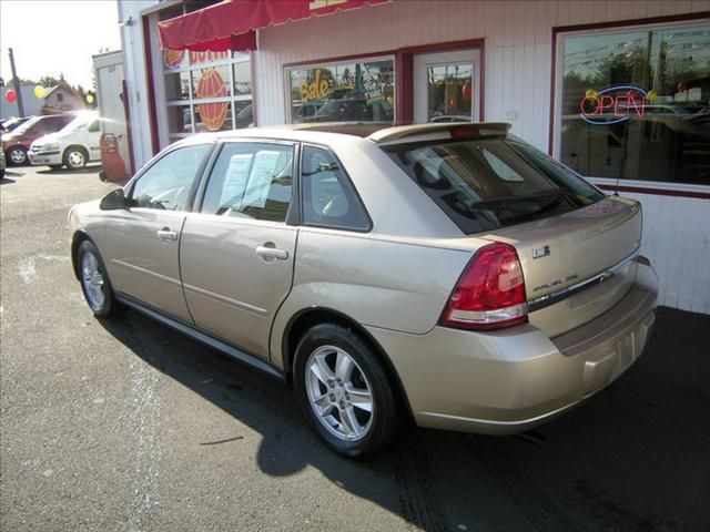 Chevrolet Malibu Maxx 2005 photo 2