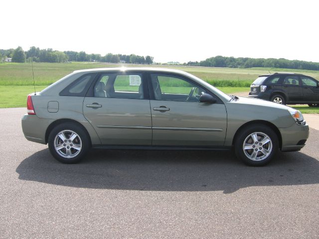 Chevrolet Malibu Maxx 2005 photo 2