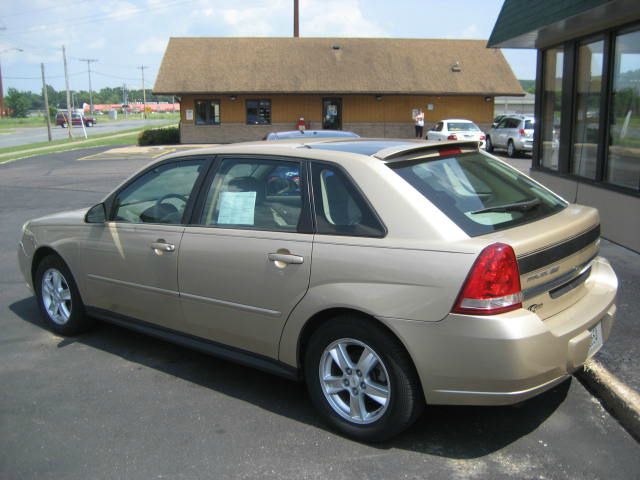 Chevrolet Malibu Maxx 2005 photo 2