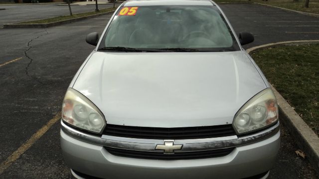 Chevrolet Malibu Maxx 2005 photo 2