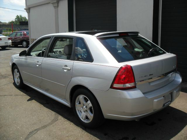 Chevrolet Malibu Maxx 2005 photo 2