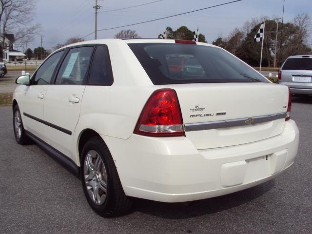 Chevrolet Malibu Maxx 2005 photo 2