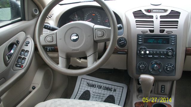 Chevrolet Malibu Maxx 2005 photo 12