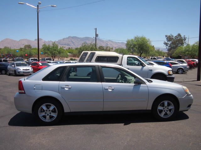 Chevrolet Malibu Maxx 2005 photo 2