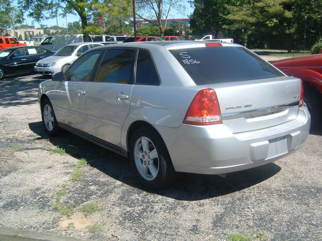 Chevrolet Malibu Maxx 2005 photo 2