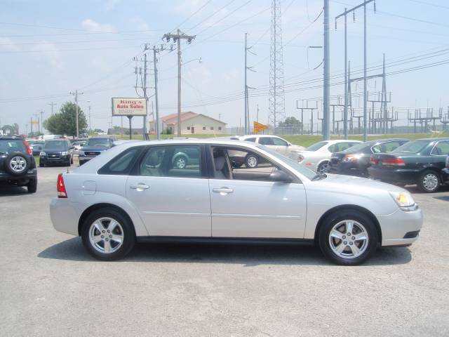 Chevrolet Malibu Maxx 2005 photo 2