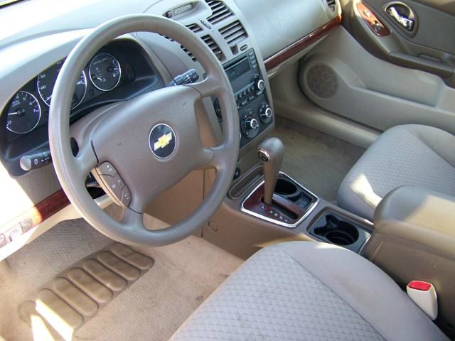 Chevrolet Malibu Maxx 2006 photo 2