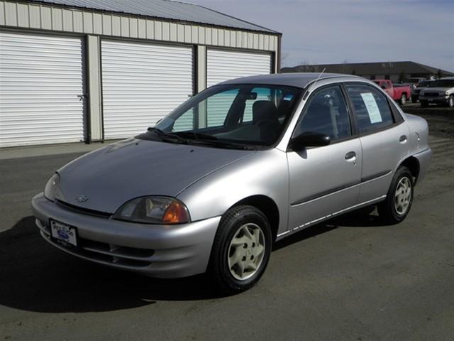 Chevrolet Metro 2001 photo 1