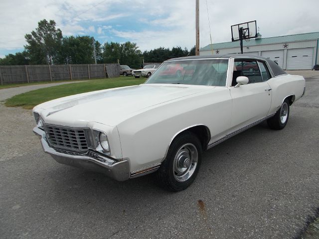 Chevrolet Monte Carlo 1971 photo 11