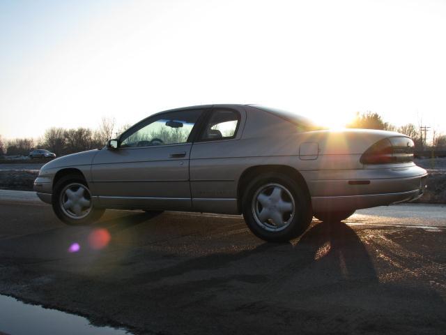 Chevrolet Monte Carlo 1998 photo 1