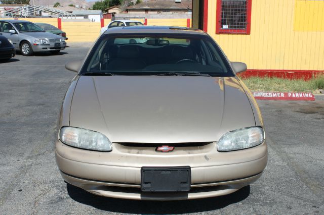 Chevrolet Monte Carlo 1999 photo 3