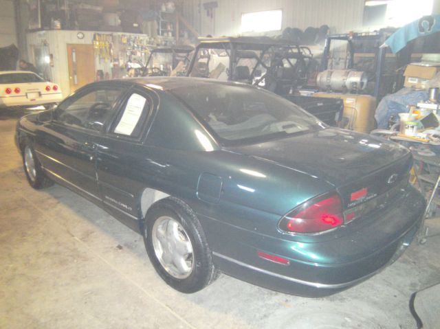 Chevrolet Monte Carlo 1999 photo 2