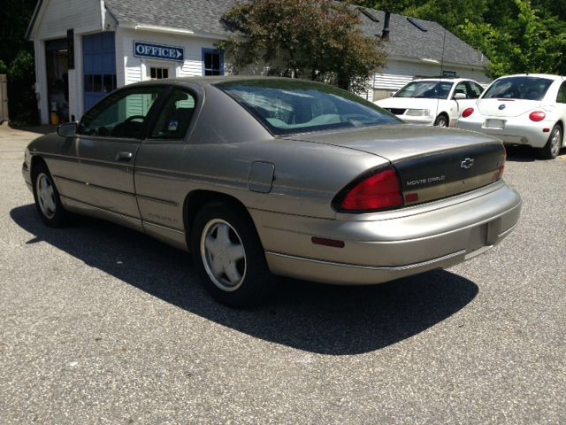 Chevrolet Monte Carlo 1999 photo 2