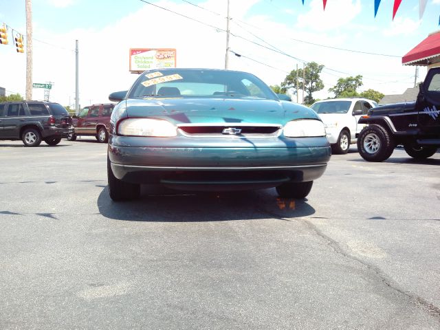 Chevrolet Monte Carlo 1999 photo 1