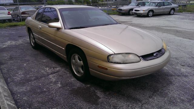 Chevrolet Monte Carlo 1999 photo 1