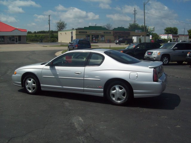 Chevrolet Monte Carlo 2001 photo 1