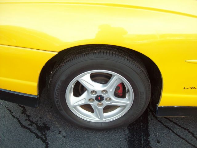 Chevrolet Monte Carlo 2003 photo 2