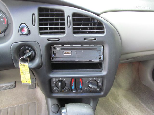 Chevrolet Monte Carlo 2003 photo 2