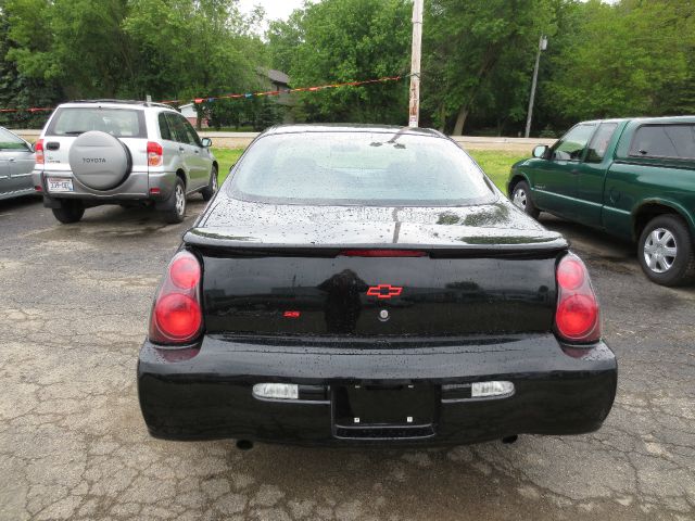 Chevrolet Monte Carlo 2003 photo 2