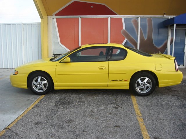 Chevrolet Monte Carlo 2003 photo 2