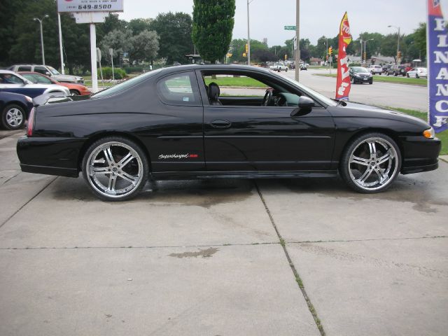 Chevrolet Monte Carlo 2004 photo 2