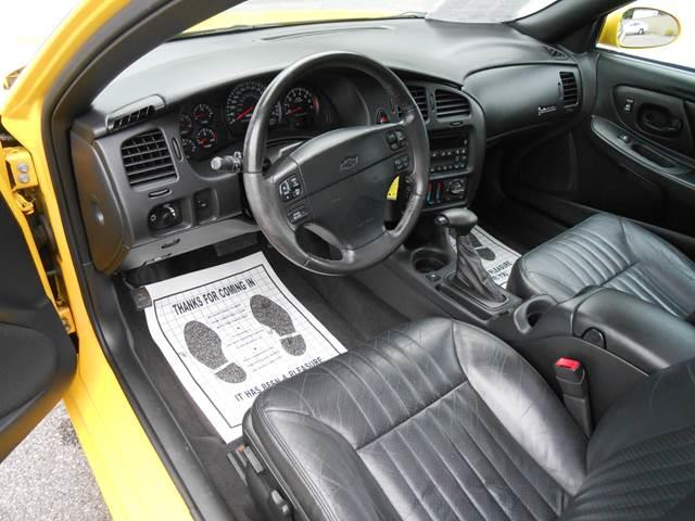 Chevrolet Monte Carlo 2004 photo 2