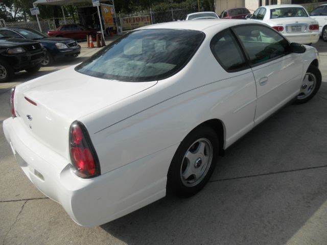 Chevrolet Monte Carlo 2004 photo 2