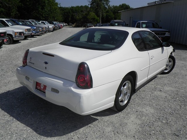 Chevrolet Monte Carlo 2004 photo 3