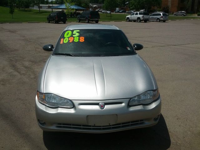 Chevrolet Monte Carlo 2005 photo 2