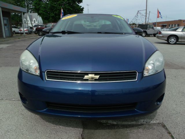 Chevrolet Monte Carlo 2006 photo 2