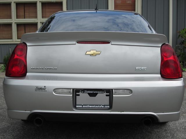 Chevrolet Monte Carlo 2006 photo 2