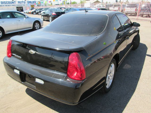 Chevrolet Monte Carlo 2006 photo 2