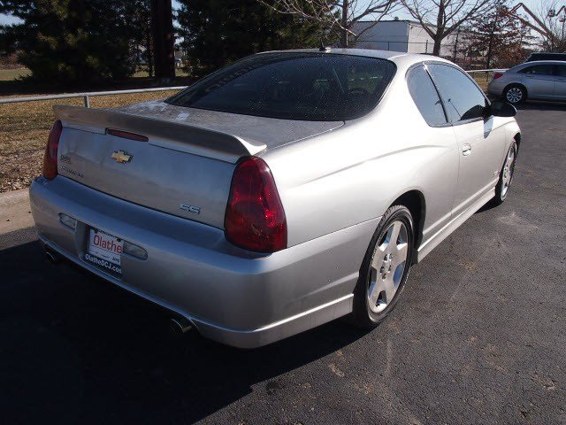 Chevrolet Monte Carlo 2006 photo 2