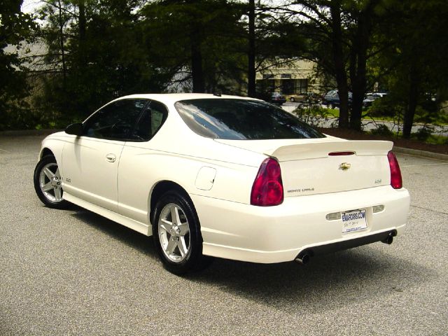 Chevrolet Monte Carlo 2006 photo 2