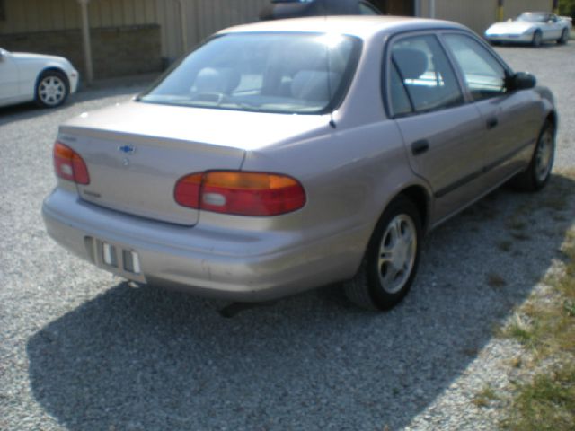 Chevrolet Prizm 2001 photo 3