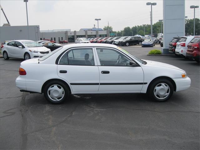 Chevrolet Prizm 2001 photo 3