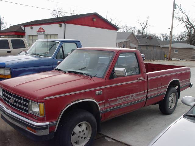 Chevrolet S10 Base Pickup