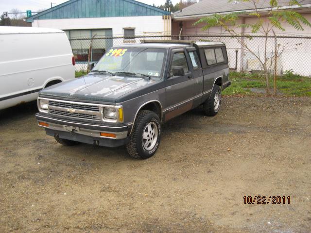 Chevrolet S10 Base Pickup