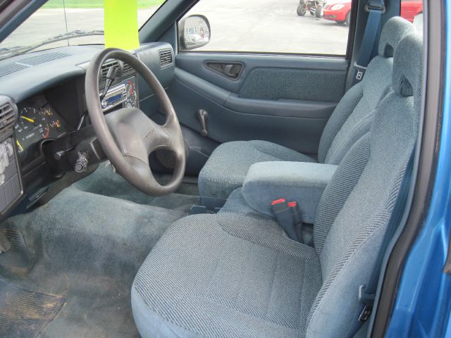 Chevrolet S10 1994 photo 2