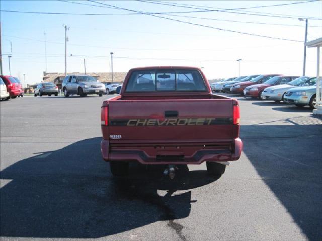 Chevrolet S10 1995 photo 2